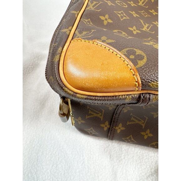 Louis Vuitton Classic Brown Travel Bag - Picture 5 of 16